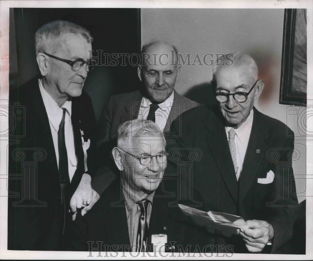 1964 Press Photo New Officers, United Spanish War Veterans at meeting, Milwaukee - Historic Images