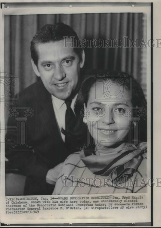 1969 Press Photo Fred Harris Chairman Democratic National Committee with wife - Historic Images
