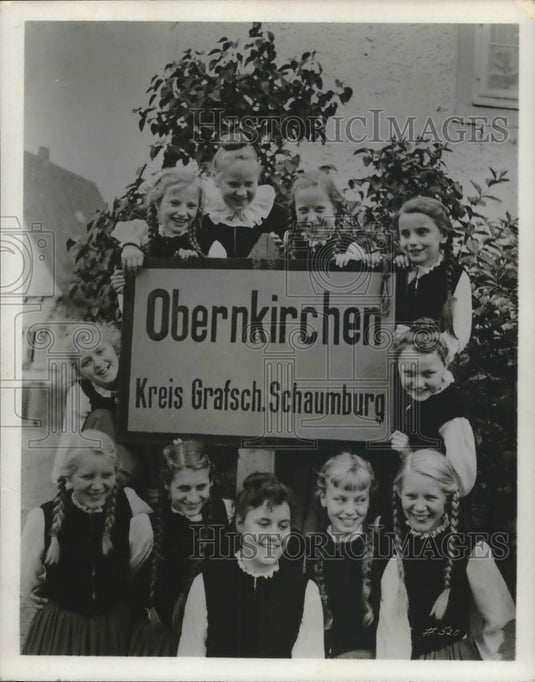 1957 Press Photo Obernkirchen Children's Choir From Kreis Grafsch, Schaumburg - Historic Images