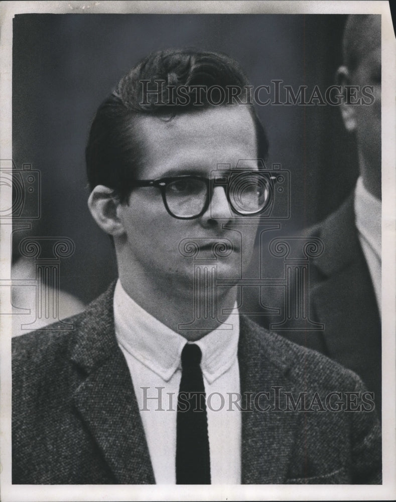 1987 Press Photo Michael Lee Herrington Hearing His Sentence, Milwaukee - Historic Images