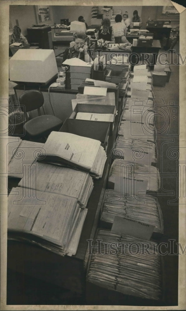 1977 Milwaukee Municipal Court House Routinely Keeps Files in Boxes - Historic Images