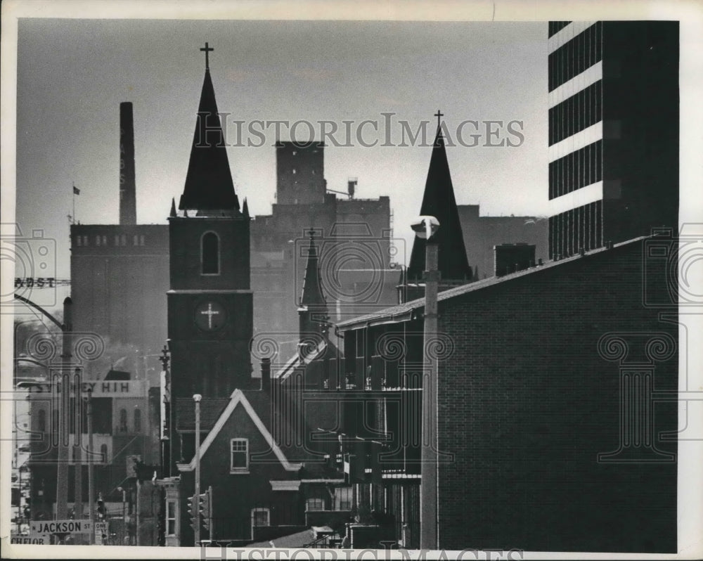 1974 Press Photo Lutheran Church, Old House, HI Rise, Jefferson Court, Milwaukee - Historic Images