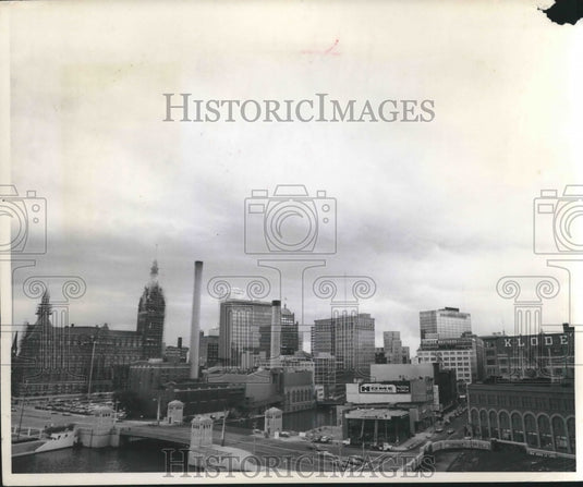 1975 Press Photo Milwaukee Aerial Views Downtown - mjb59335 - Historic Images