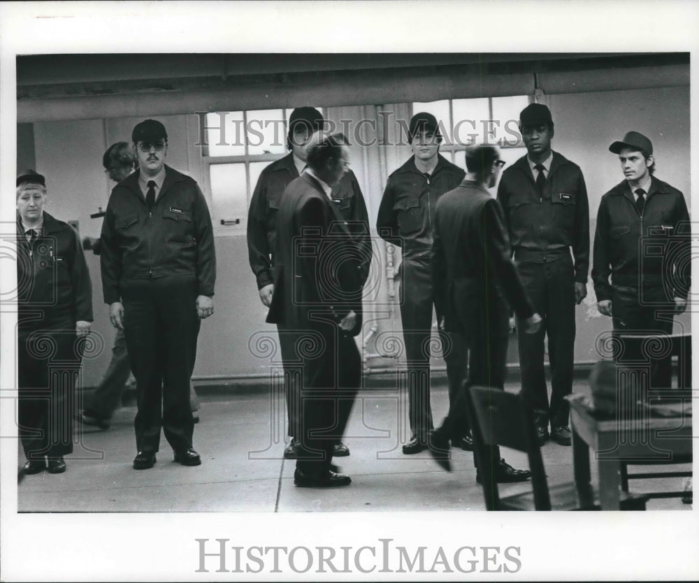1975 Press Photo Milwaukee County&#39;s first Neighborhood Security Aide Program - Historic Images
