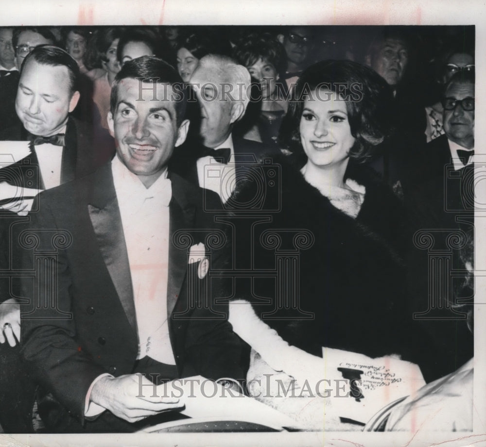 1966 Press Photo Lynda Bird Johnson and Actor George Hamilton. - mjb59630-Historic Images