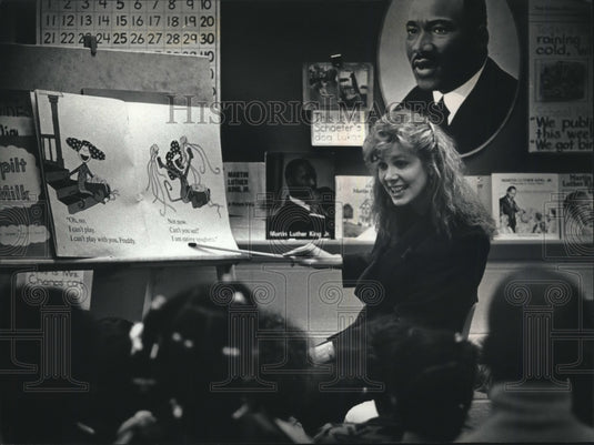 1992 Teacher, Kathy Schaefer with students, Milwaukee-Historic Images