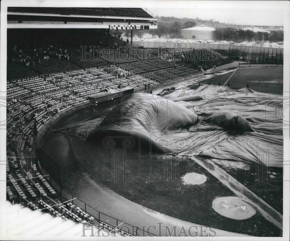 1954 Press Photo Tarpaulin at the Milwaukee Stadium - mjb59770 - Historic Images
