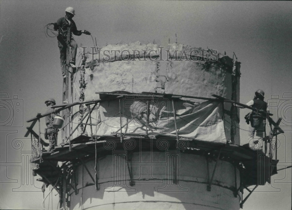 1985 Concrete chimney coming down at power plant, Milwaukee - Historic Images