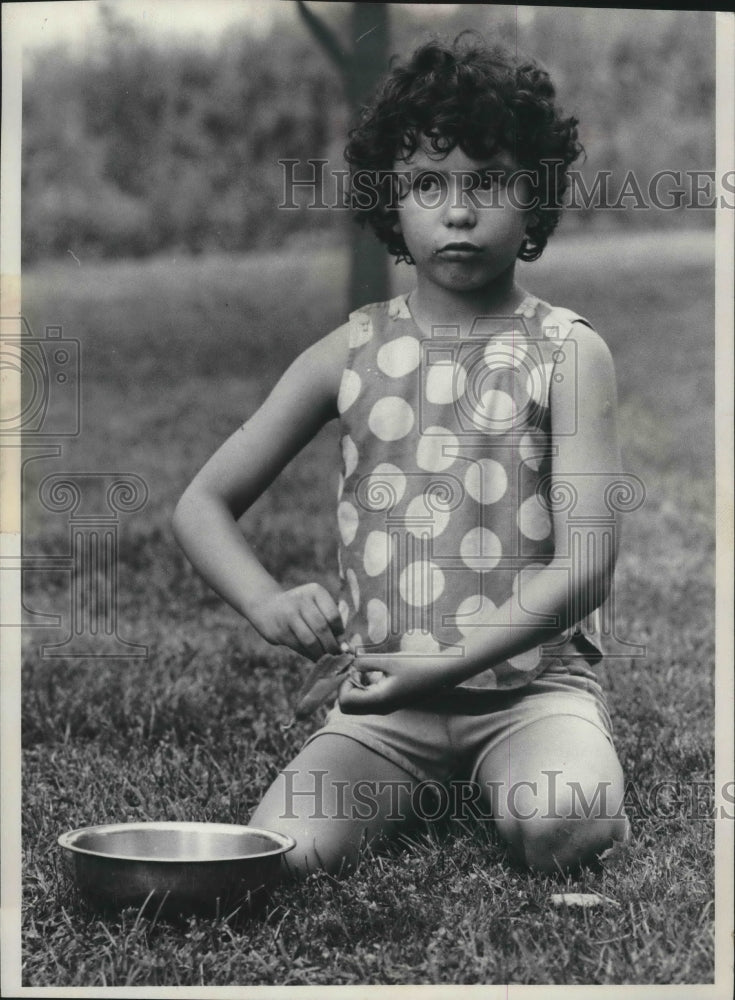 1975 Press Photo Vietnamese war refugee resettled in Harlupville, Pennsylvania - Historic Images