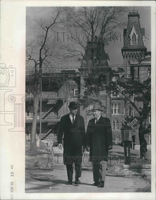1969 Press Photo Henry S. Reuss, Edwin J Klag, tour building at Wisconsin Center - Historic Images