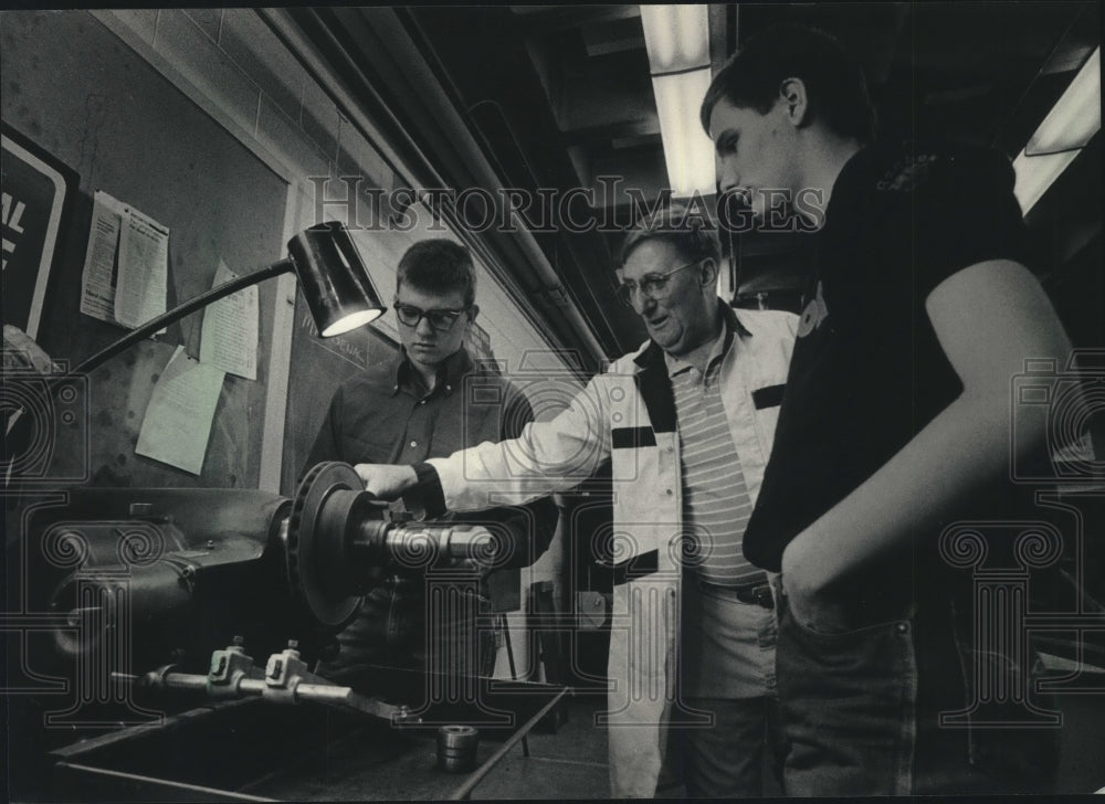 1987 Press Photo Ken Genac, Shon Laird and David McDonald at MATC Milwaukee-Historic Images