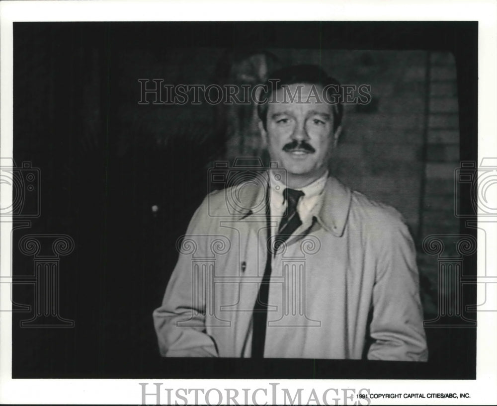 1991 Press Photo ABC News Correspondent Dean Reynolds Reporting From Jerusalem - Historic Images