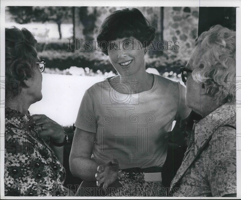 1976 Zoo Pride President Speaks German to Visitor at Zoo Wisconsin - Historic Images