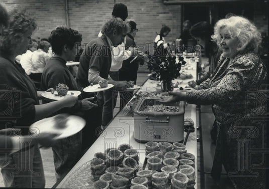 1991 Press Photo Principal of Humboldt Park School, Penelope Krogg, Milwaukee - Historic Images