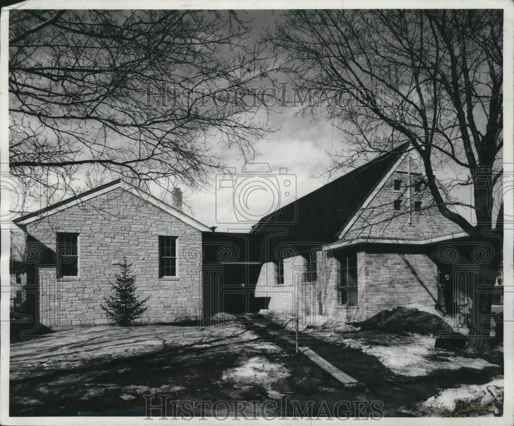 1953 Press Photo Front of the Grace Episcopal Church At Rice Lake, Wisconsin - Historic Images