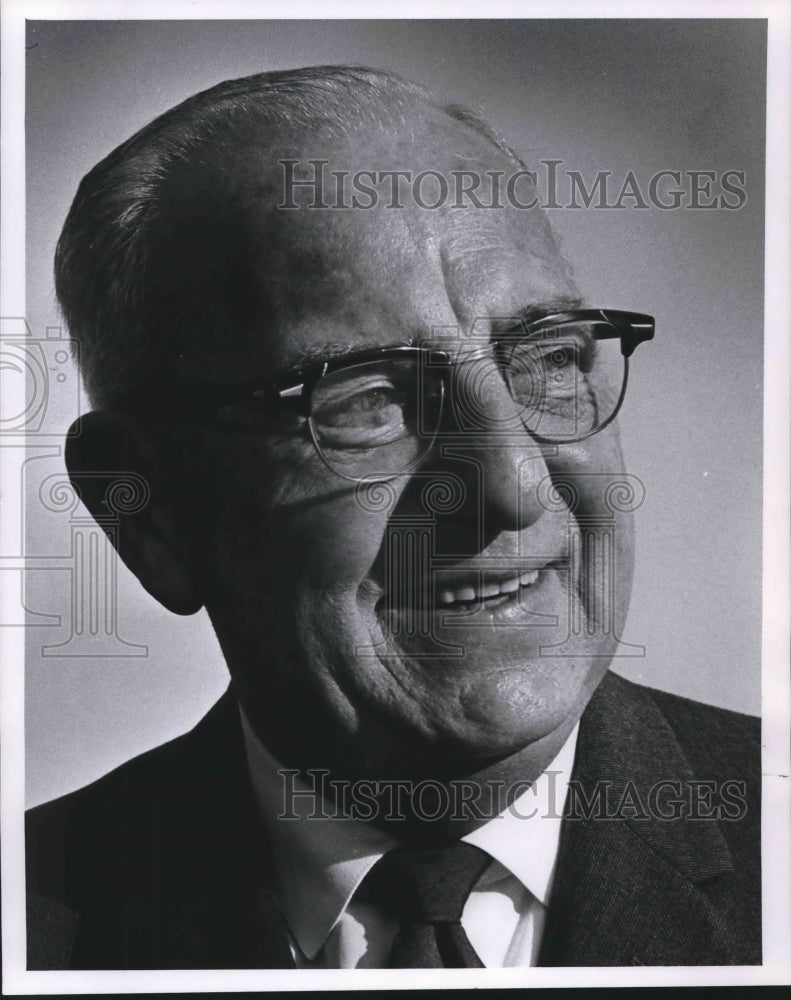 1964 Press Photo Victor H. Nyborg, President of the Better Business Buearu - Historic Images