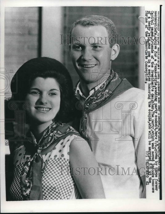 1966 Press Photo Luci Johnson and Patrick Nugent in colorful garb, Washington - Historic Images