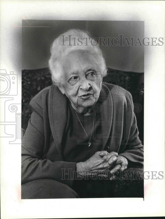1980 Milliner Mayme Imse Heyer of Milwaukee, made custom hats - Historic Images