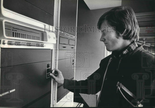 1980 Press Photo Milwaukee Stadium's new scoreboard being tested - mjb61830 - Historic Images