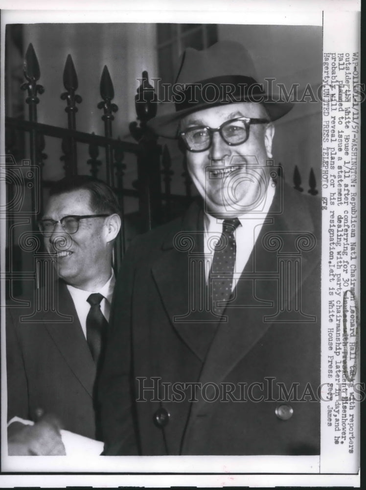 1957 Press Photo Republican National Chairman Leonard Hall talks with reporters - Historic Images