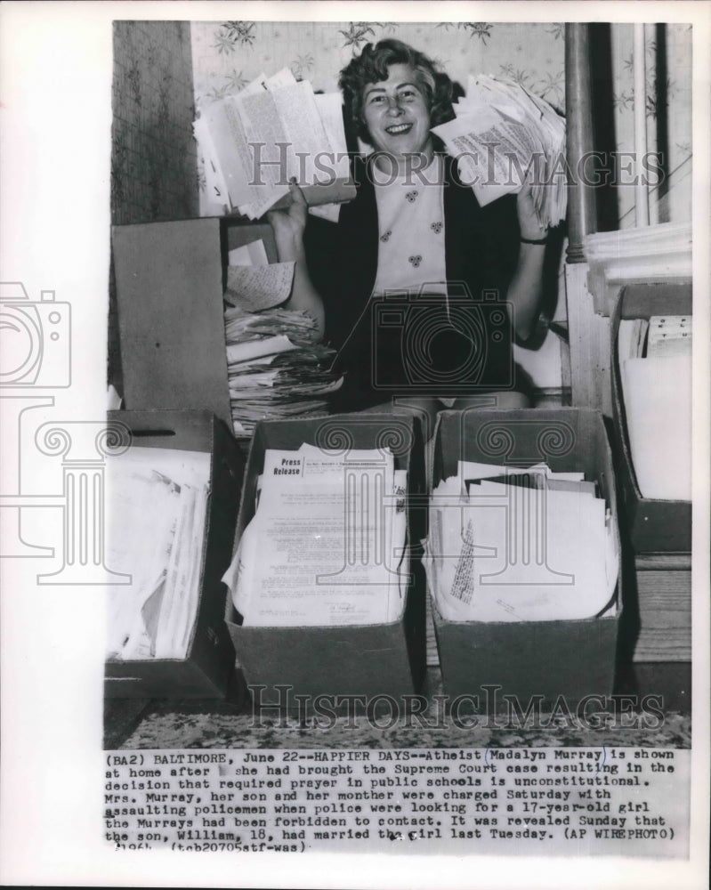 1964 Press Photo Madalyn Murray with records for her case against school prayer - Historic Images