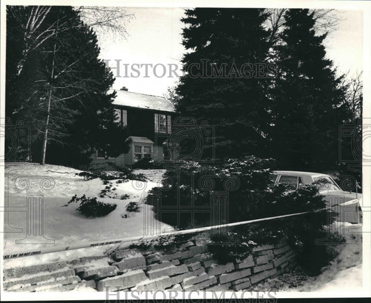 1988 Eva F. Holman Was Found Dead in Her Home, Franklin, Wisconsin-Historic Images