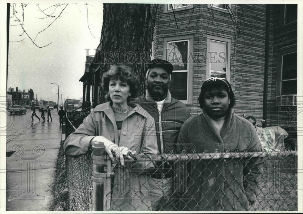 1985 April Hall, Leader Of The 15th Street Block Club, And Family - Historic Images