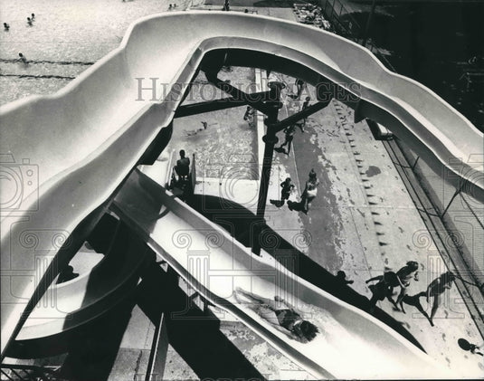 1988 Press Photo Water Slide at Hoyt Park in Wauwatosa - mjb62462 - Historic Images