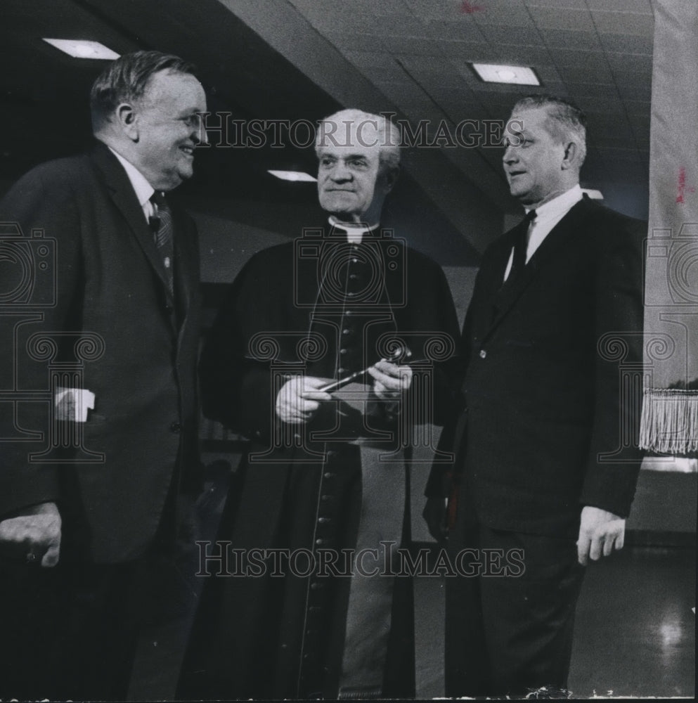 1965 Press Photo St. Jude&#39;s League for Catholic Protective Office president - Historic Images