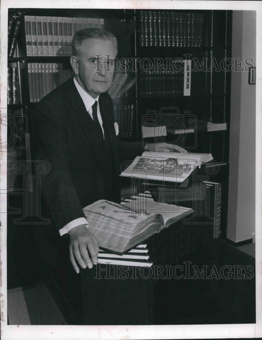 1968 Press Photo Editor-in-Chief for Encyclopaedia Brittanica, Sir William Haley - Historic Images