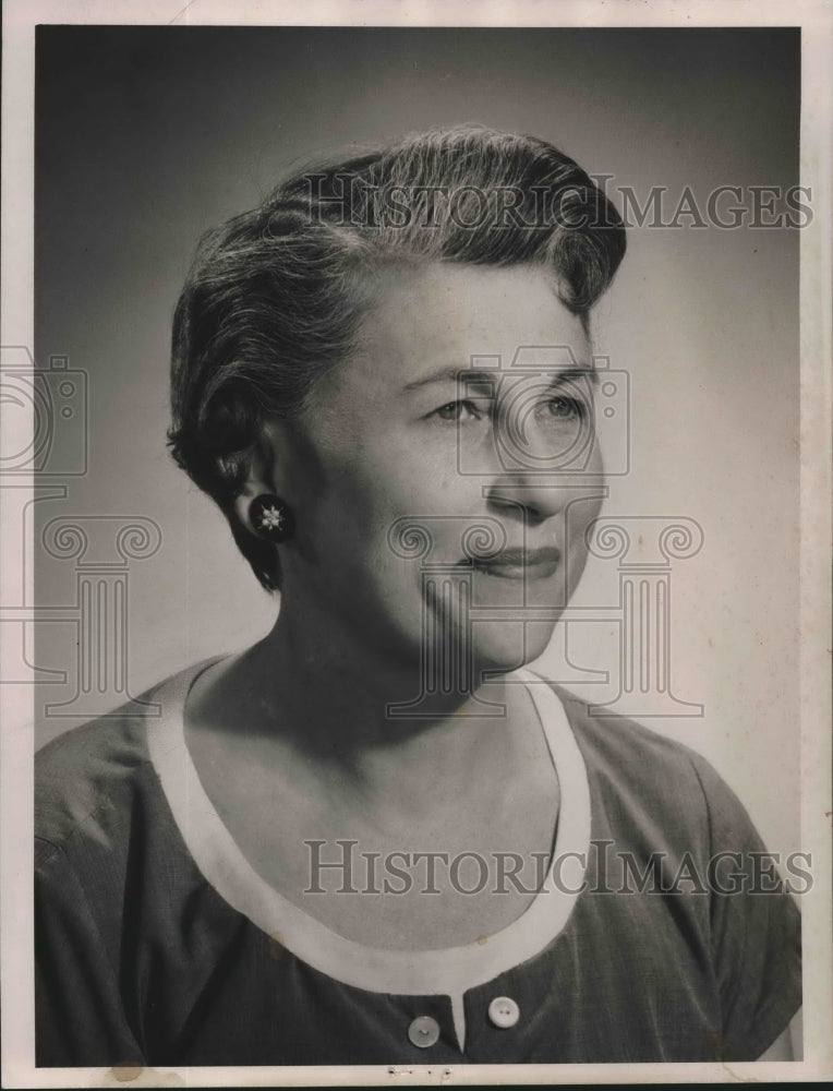 1954 Press Photo Mrs. J. Tracy Hale Jr. President of the Cudworth Auxiliary. - Historic Images