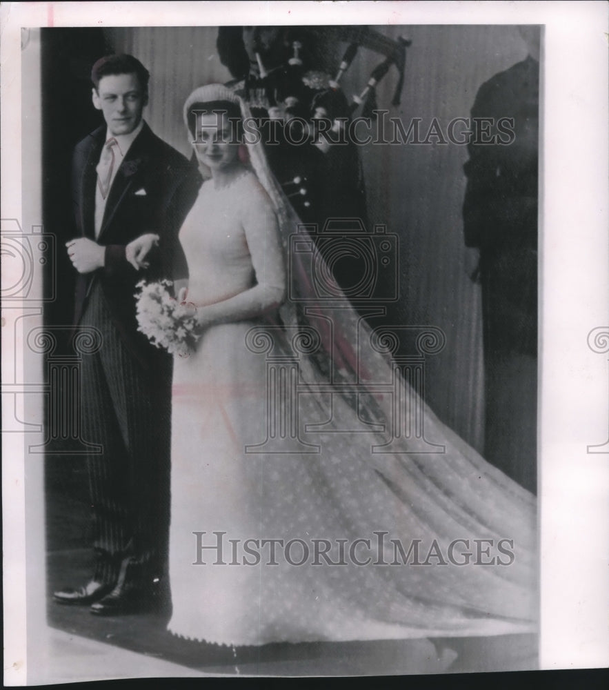 1963 Press Photo Princess Alexandra of Kent and Angus Ogilvy at their wedding.-Historic Images