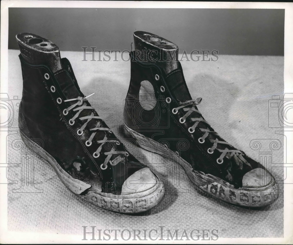 1954 Press Photo Hartley Case Tennis Shoes displayed in Stoddard, Vernon county-Historic Images
