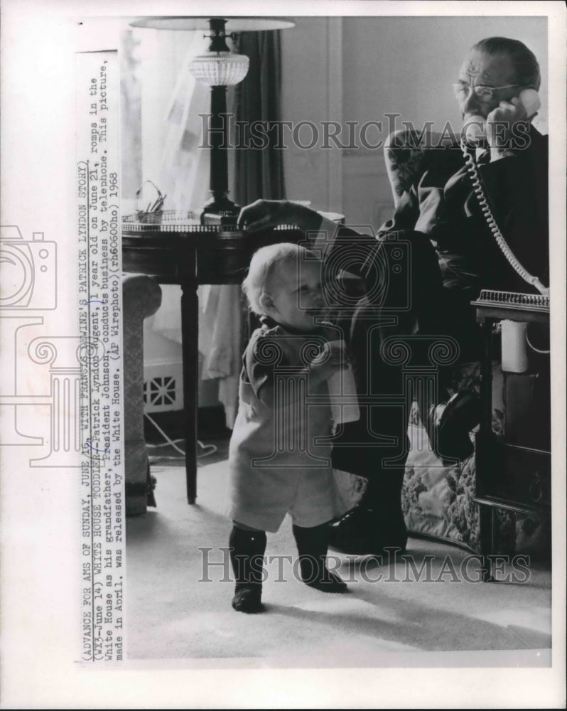 1968 Press Photo President Johnson and Grandson, Patrick in White House - Historic Images