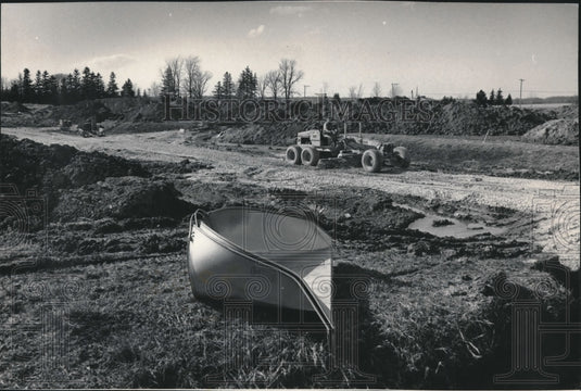 1986 Grader at Work, Mequon's Huntington Park Parade Site - Historic Images