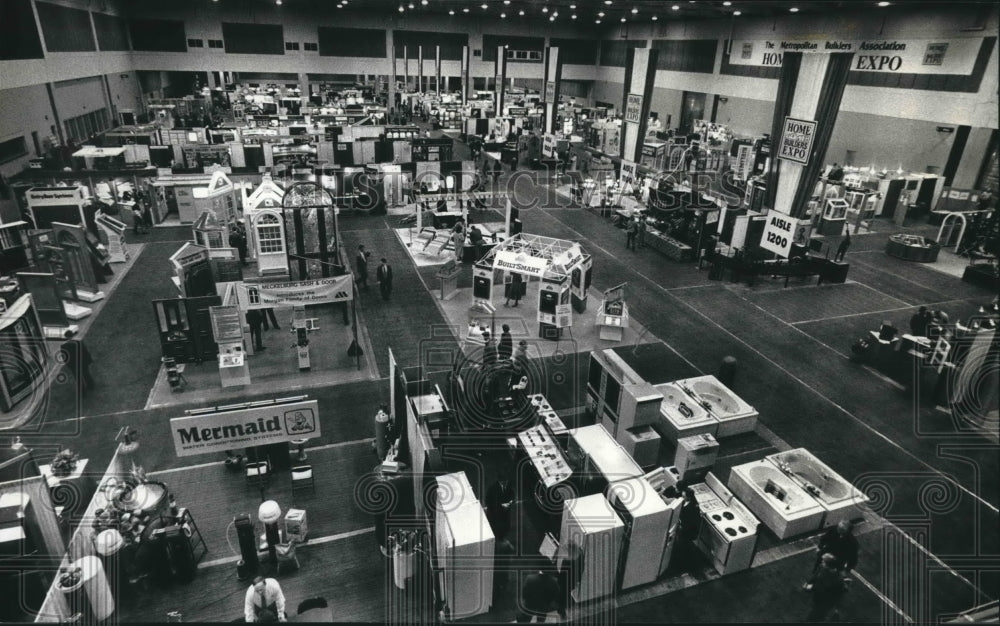 1991 Press Photo Home Builders Exposition at MECCA&#39;s Convention Hall, Milwaukee - Historic Images