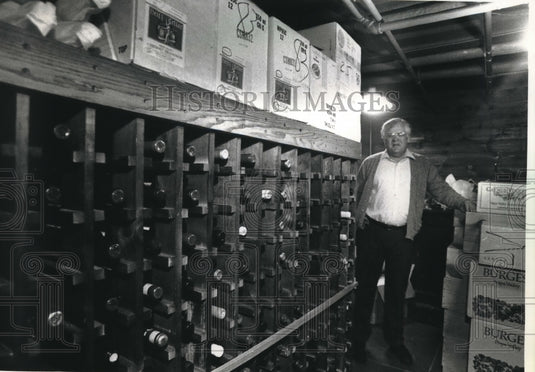 1993 Jerry Horner collects wine-Historic Images