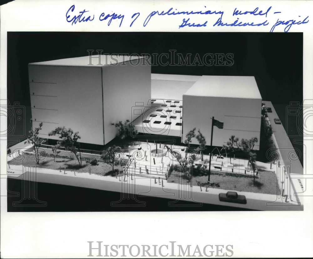 1973 Press Photo Model of proposed great midwest downton building project - Historic Images