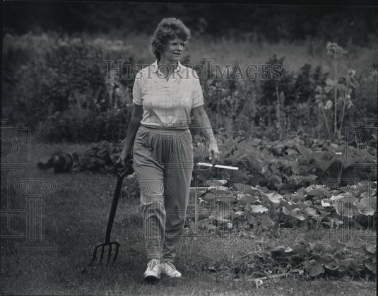 1992 Press Photo Mary Ann Ihn founded Wellspring, devoted to organic cultivation - Historic Images