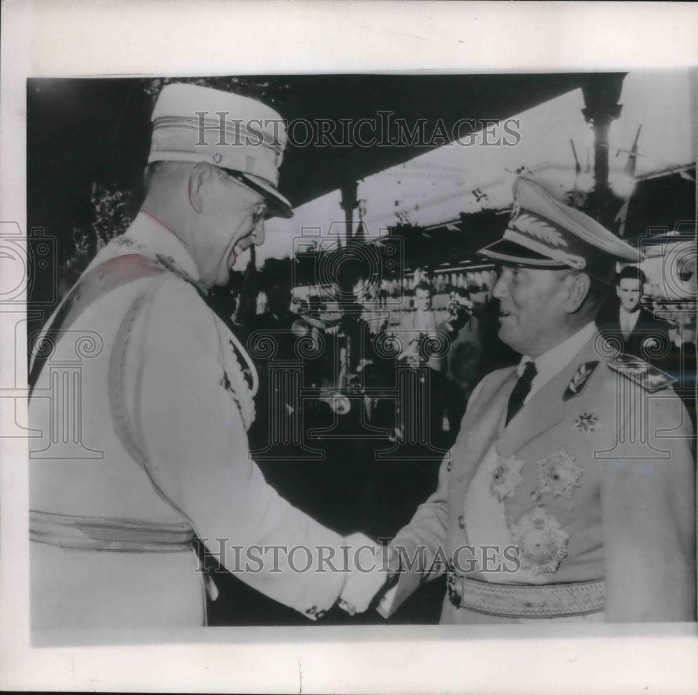 1955 Press Photo President of Yugoslavia Greets King Paul of Greece in Belgrade - Historic Images