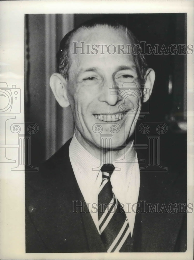 1946 Press Photo King George of Greece at the Greek Embassy in London, England - Historic Images