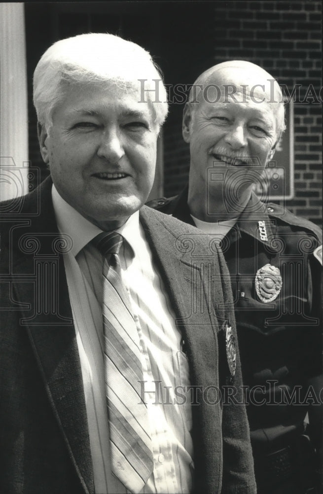 1989 Captain Howard Hingiss & Sergeant Richard Twelmeyer Wisconsin - Historic Images