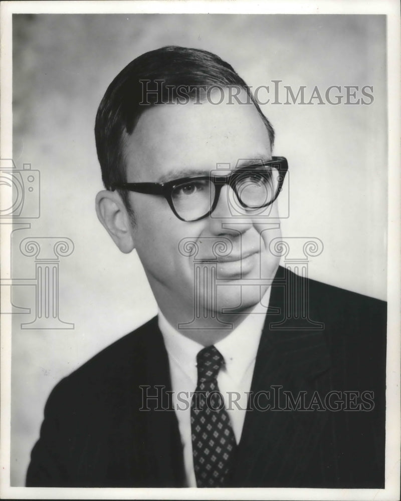 1976 Richard M. FitzSimmons. Allis Chalmers, secretary - Historic Images
