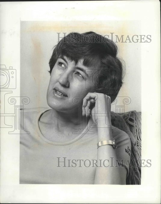 1976 Press Photo Judy Goldsmith answering call of feminist movement, Wisconsin - Historic Images
