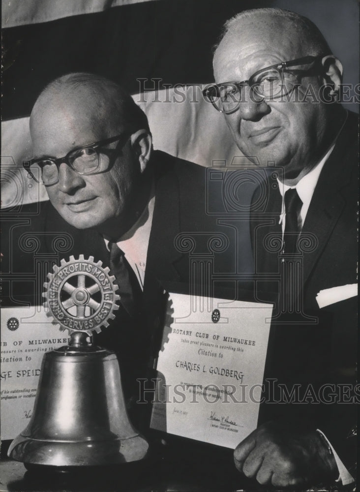 1967 Press Photo Rotary Club of Milwaukee, award to George Speidel and Goldberg - Historic Images