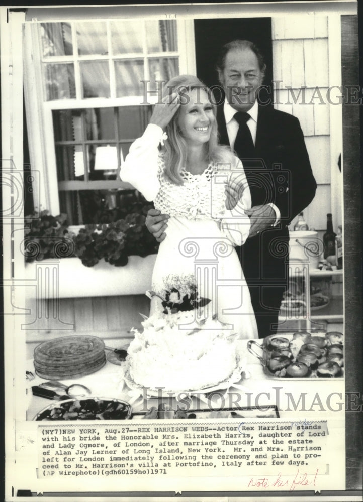 1971 Press Photo Rex Harrison, with bride Mrs. Elizabeth Harris after marriage - Historic Images