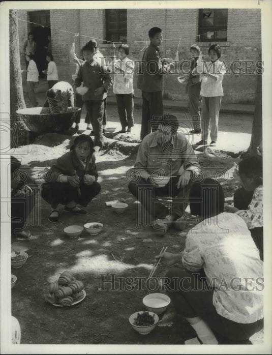 1978 Press Photo NBC News Correspondent Jack Reynolds, Honan Province, China - Historic Images