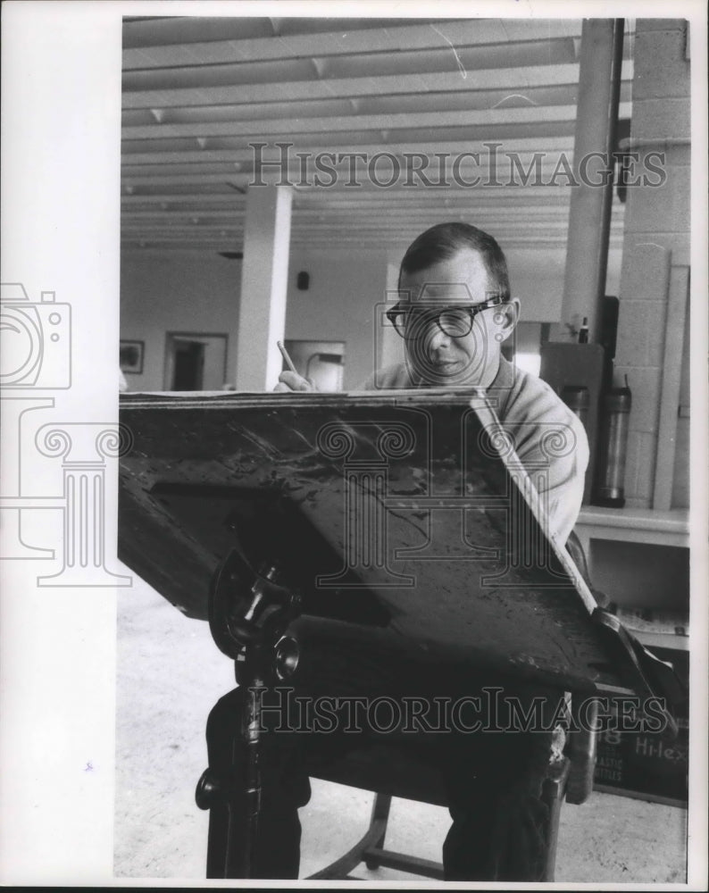 1963 Press Photo Milwaukee Journal Sentinel Cartoonist Don O&#39;Connell - Historic Images