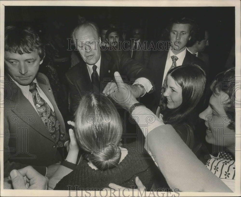 1976 Press Photo Gerald Ford shakes hands on Milwaukee and WI visits - mjb65617 - Historic Images