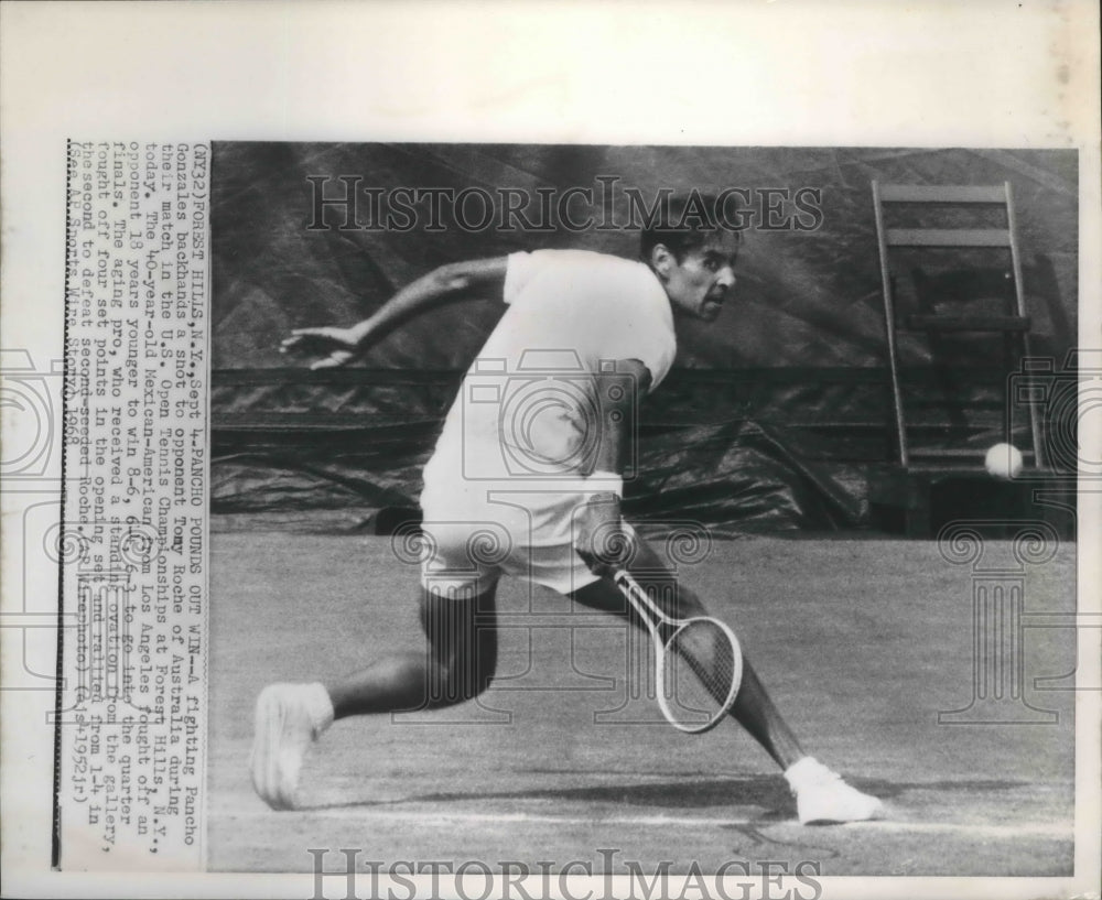 1968 Press Photo Pancho Gonzales wins tennis match at Forest Hillls, New York - Historic Images